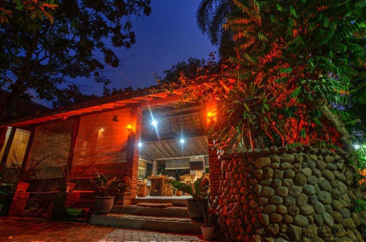Bata Merah Homestay Banyuwangi  Ngoại thất bức ảnh