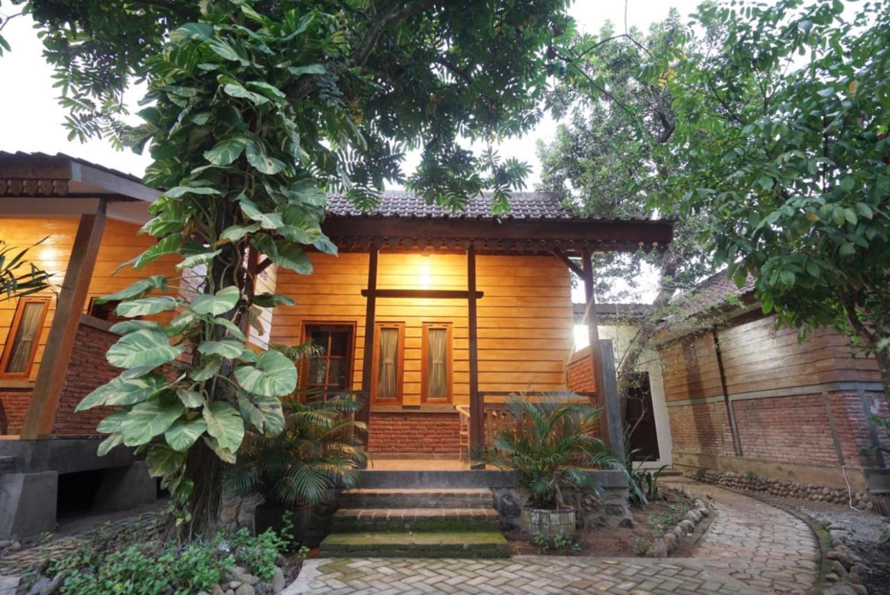Bata Merah Homestay Banyuwangi  Ngoại thất bức ảnh